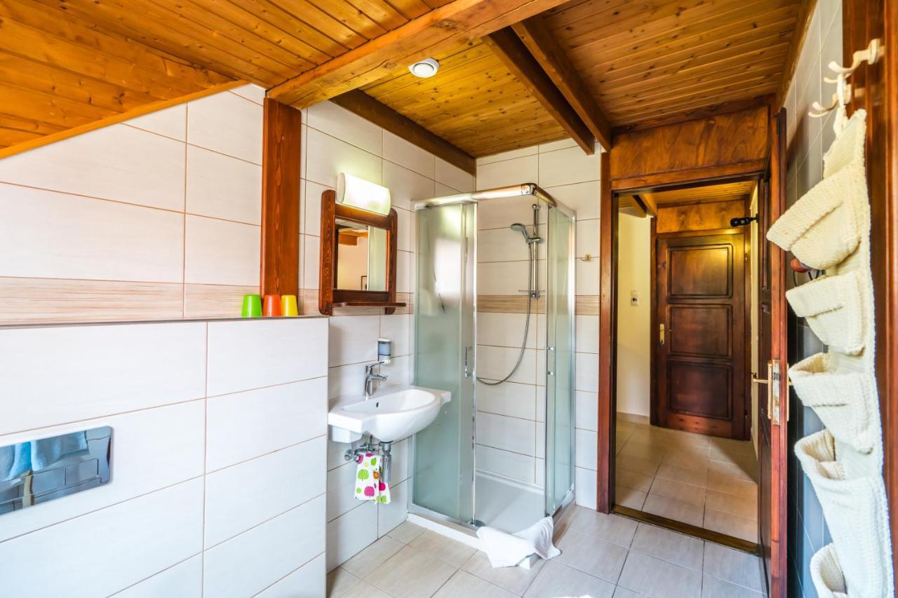 Szent Kristof Panzio Bed & Breakfast Strigoniu Exterior foto